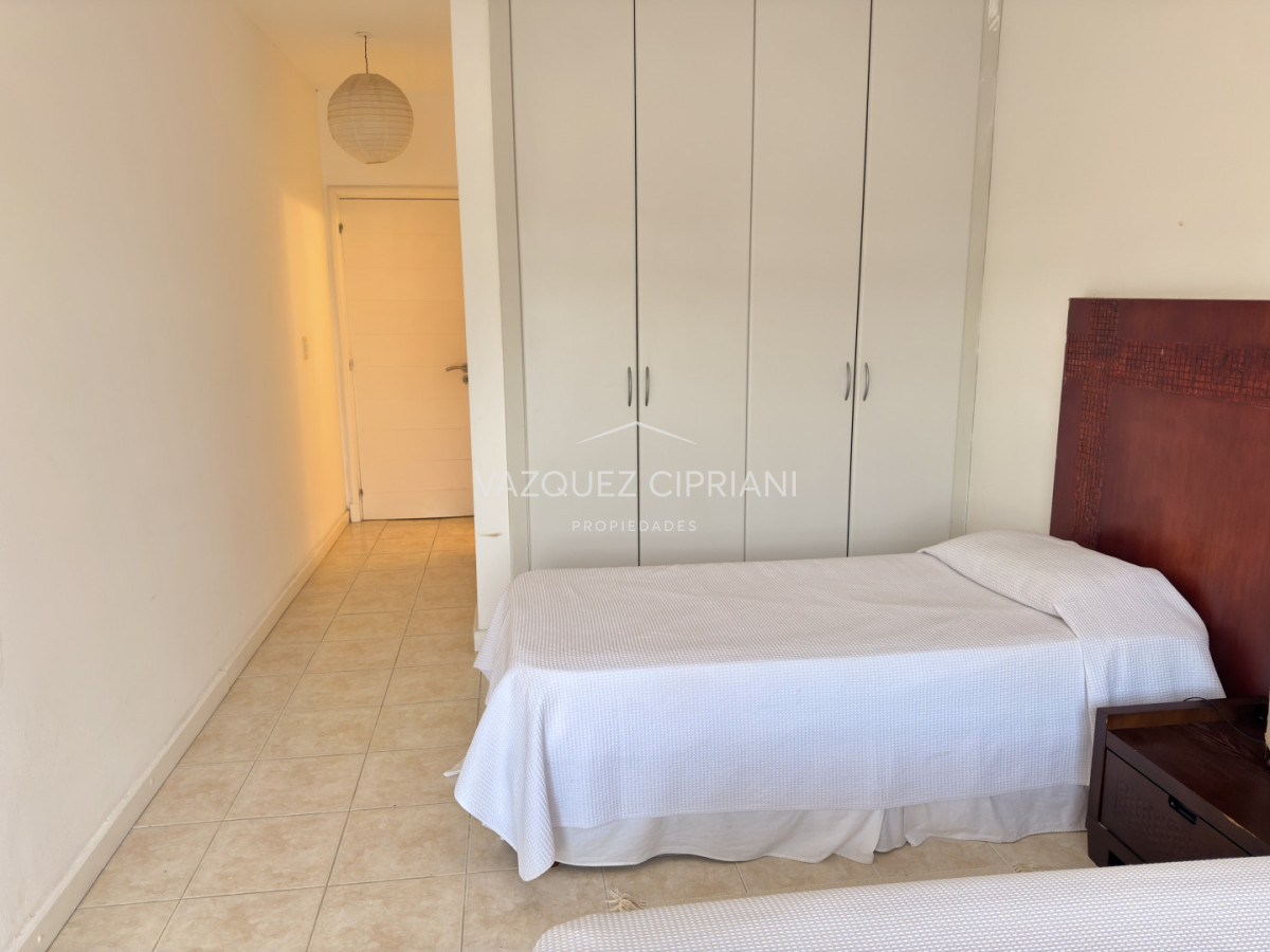 Casa ID.72 - Importante casa de 4 dormitorios en suite + Servicio en Alquiler de Verano en La Barra