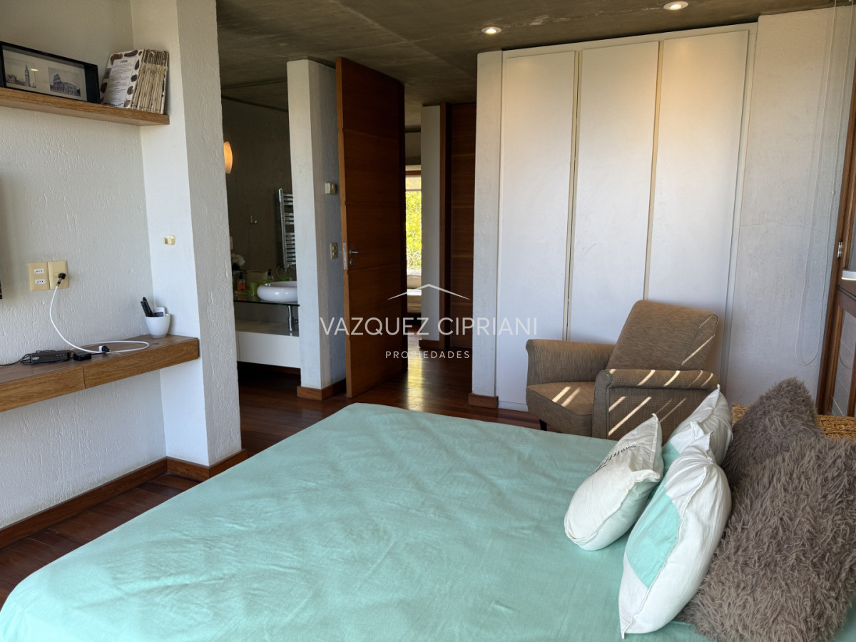 Casa ID.21 - Hermosa casa de 4 dormitorios y servicio en El Chorro, La Barra