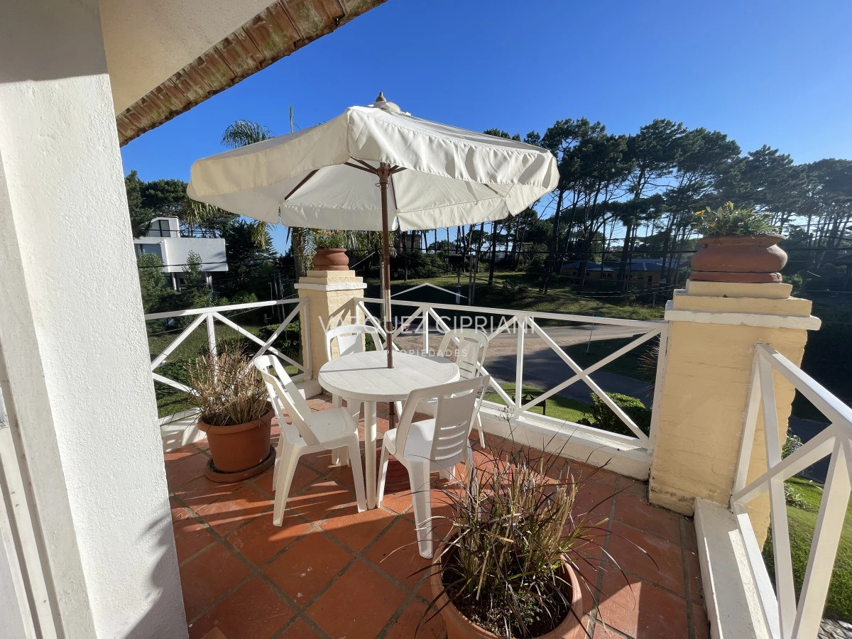 Casa ID.42 - Amplia casa de 4 dormitorios + servicio con Piscina en Montoya en Venta