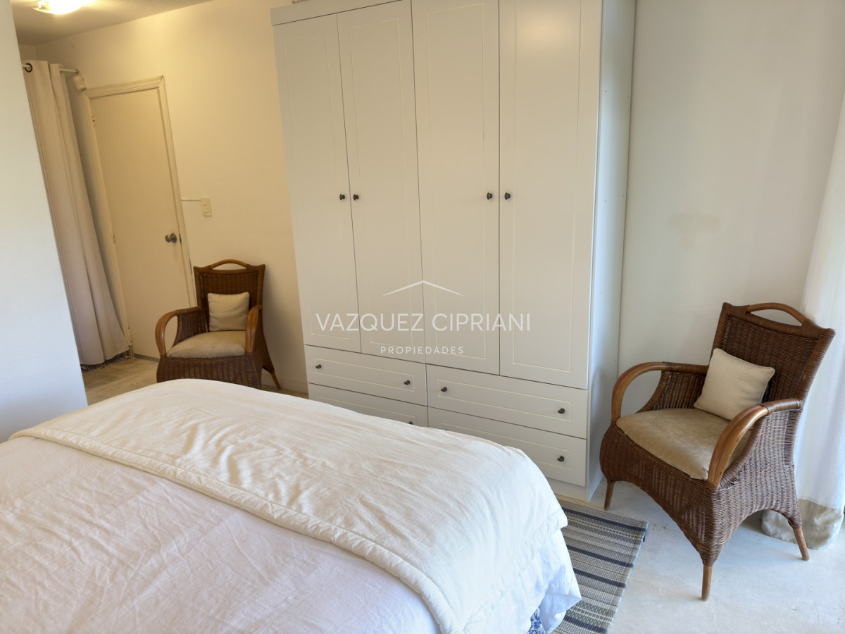 Casa ID.3 - En Venta casa de 4 dormitorios + servicio en Montoya, La Barra