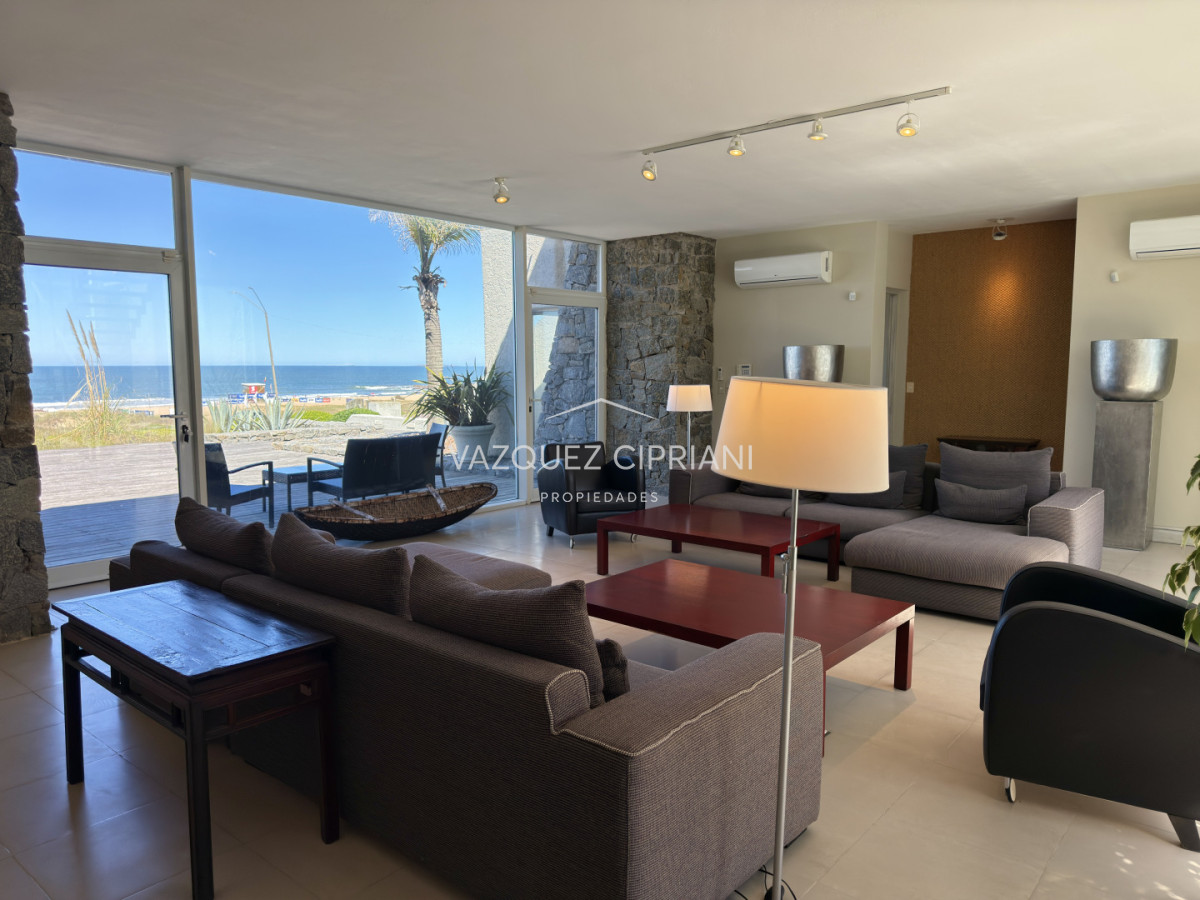 Casa ID.12 - Casa a la venta en primera línea Montoya de 4 dormitorios en suite y servicio, La Barra