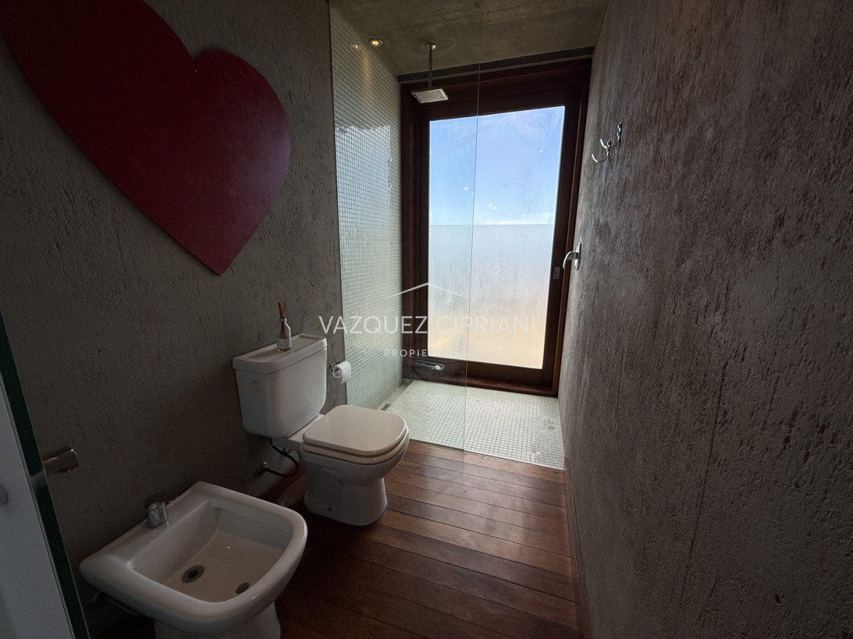 Casa ID.21 - Hermosa casa de 4 dormitorios y servicio en El Chorro, La Barra