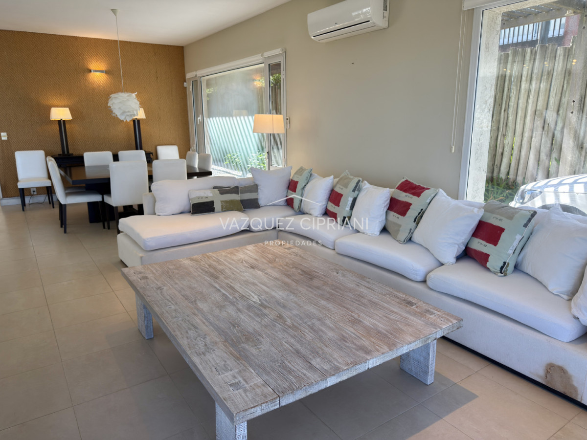 Casa ID.12 - Casa a la venta en primera línea Montoya de 4 dormitorios en suite y servicio, La Barra