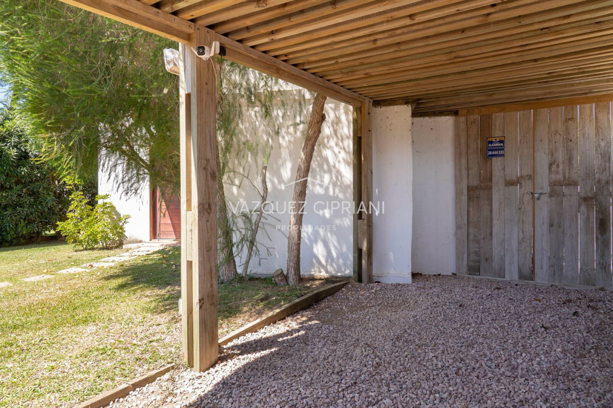 Casa ID.29 - Casa de 4 dormitorios a la venta en La Juanita