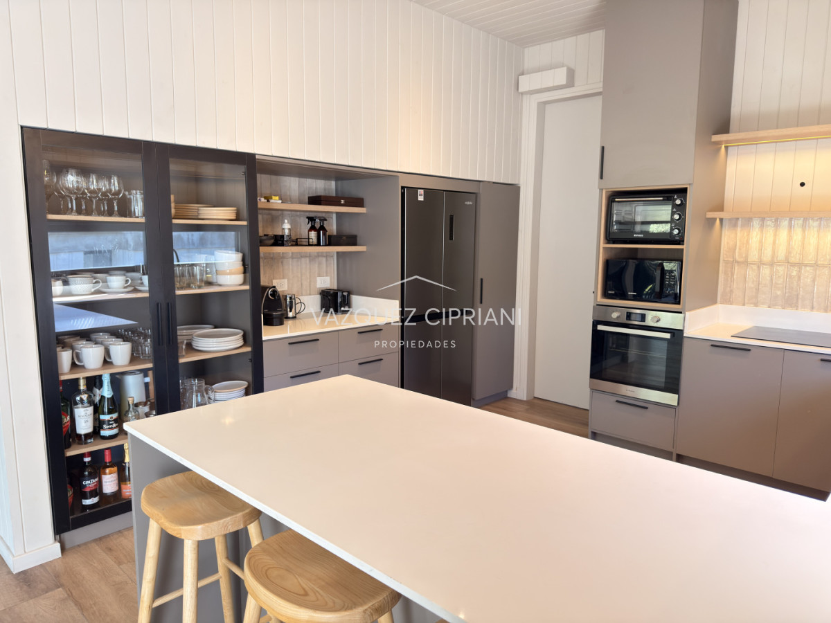 Casa ID.39 - Hermosa casa de 3 dormitorios + servicio en Reserva Montoya en Venta