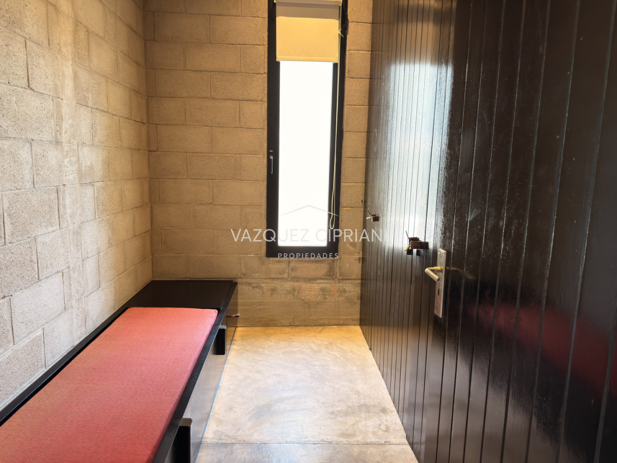 Casa ID.41 - Importante casa en La Barra de ruta al mar 3 suites + servicio en Venta