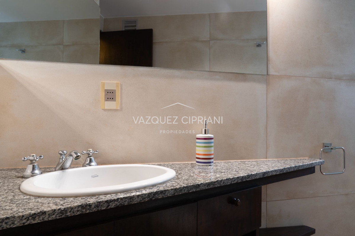 Casa ID.29 - Casa de 4 dormitorios a la venta en La Juanita