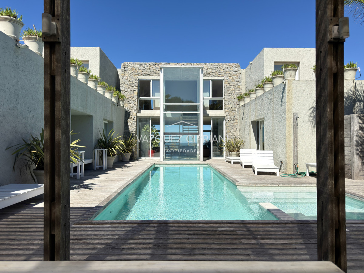 Casa ID.12 - Casa a la venta en primera línea Montoya de 4 dormitorios en suite y servicio, La Barra