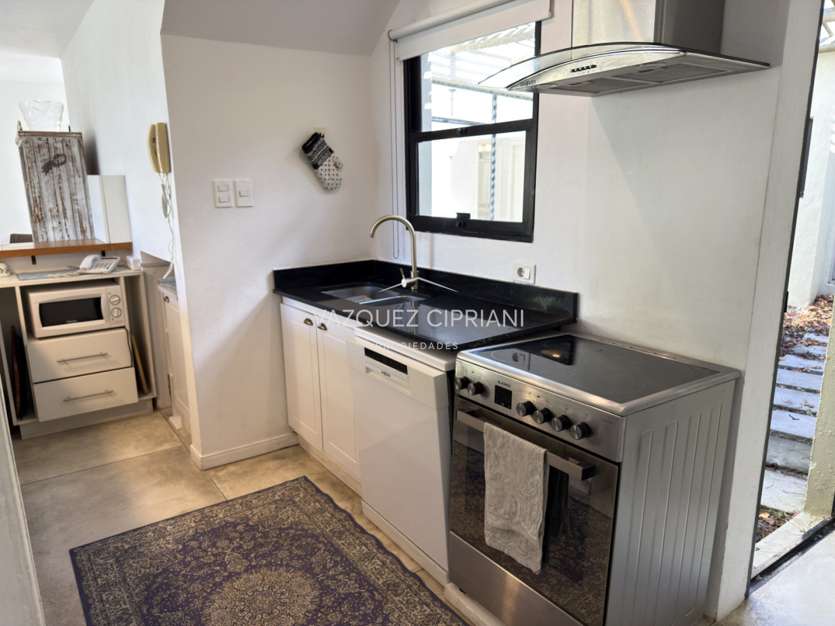 Casa ID.3 - En Venta casa de 4 dormitorios + servicio en Montoya, La Barra