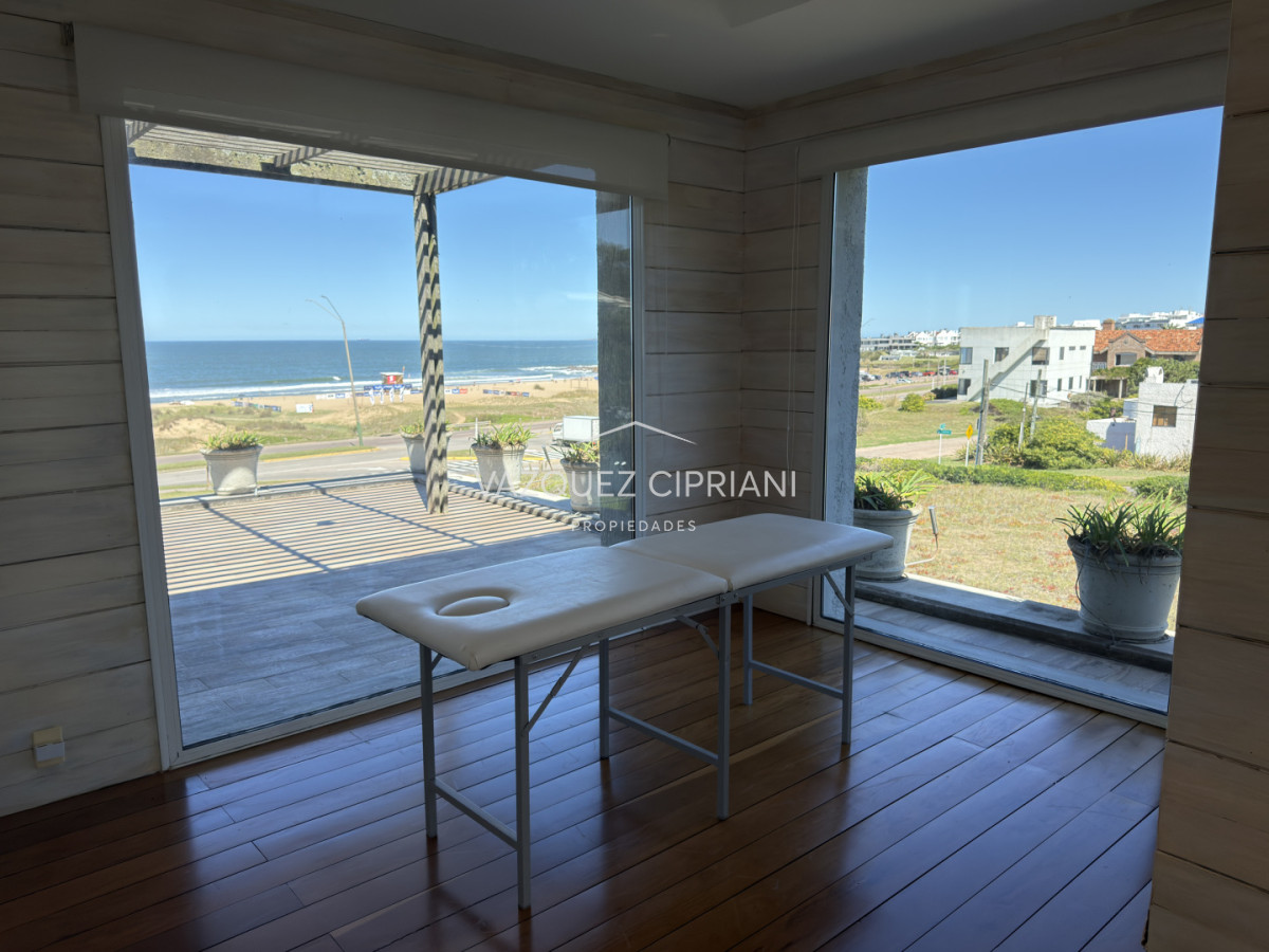 Casa ID.12 - Casa a la venta en primera línea Montoya de 4 dormitorios en suite y servicio, La Barra