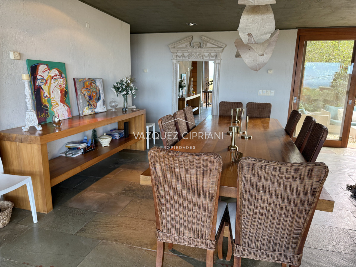 Casa ID.21 - Hermosa casa de 4 dormitorios y servicio en El Chorro, La Barra