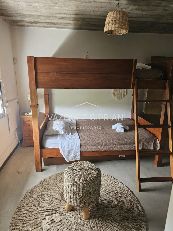 Casa ID.66 - Casa de 3 dormitorios en suite y servicio en Montoya, La Barra en Alquiler de verano