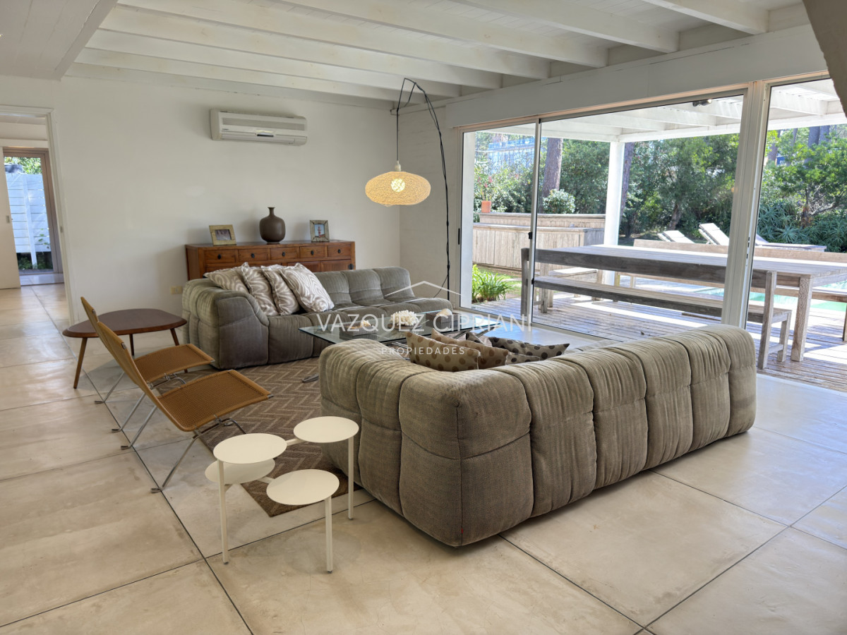 Casa ID.6 - Gran casa en Laguna Blanca de 5 dormitorios + servicio