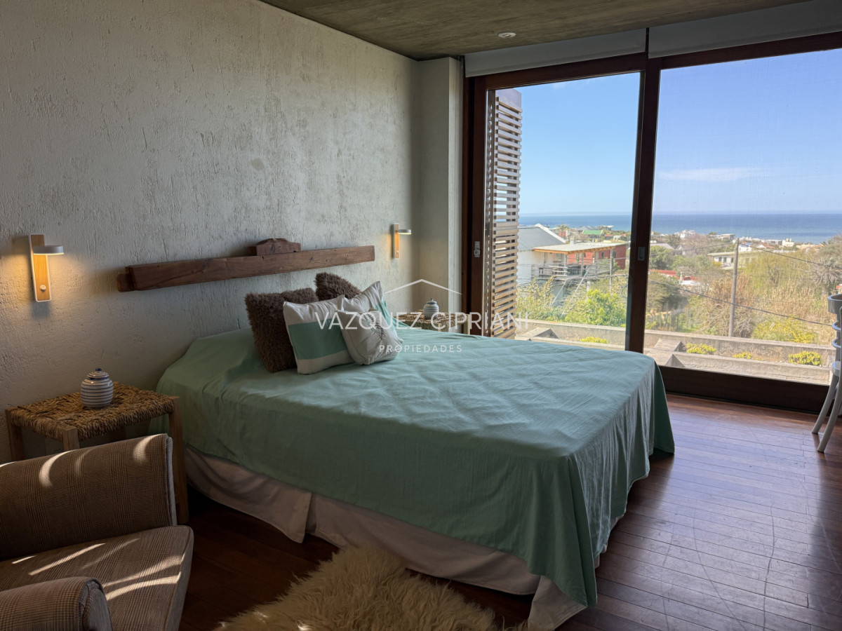 Casa ID.21 - Hermosa casa de 4 dormitorios y servicio en El Chorro, La Barra
