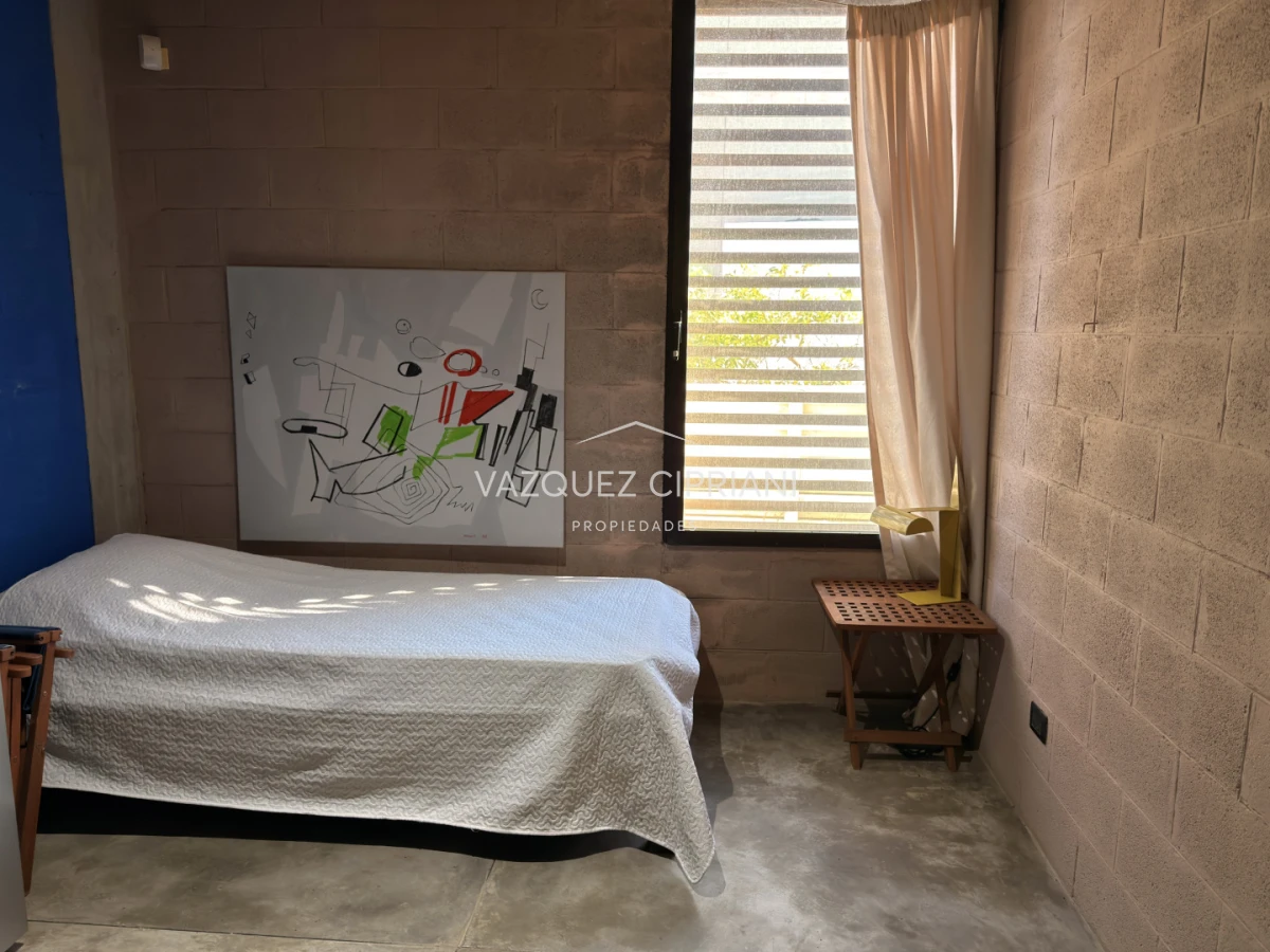 Casa ID.41 - Importante casa en La Barra de ruta al mar 3 suites + servicio en Venta