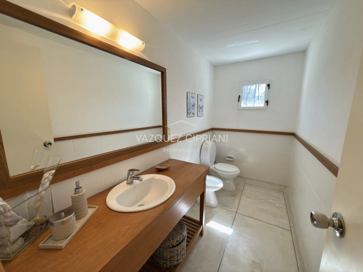 Casa ID.6 - Gran casa en Laguna Blanca de 5 dormitorios + servicio