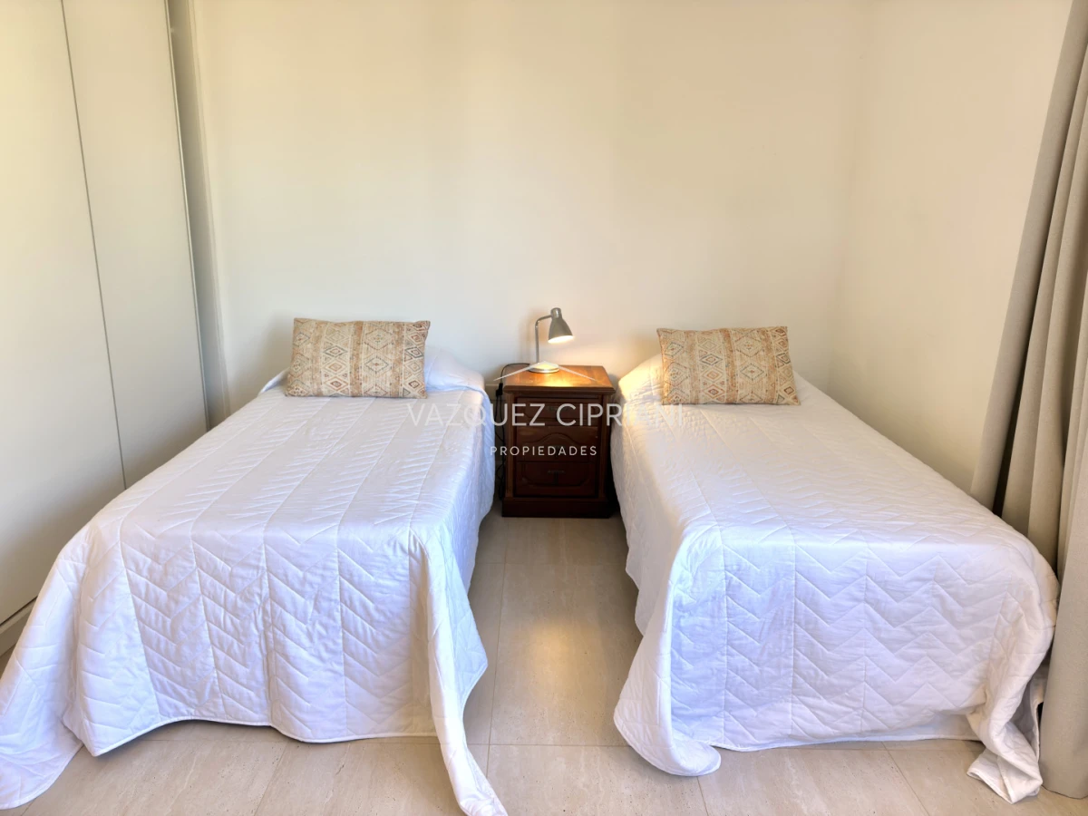 Casa ID.10 - Hermosa Casa de 3 Dormitorios y 2 baños en La Barra 