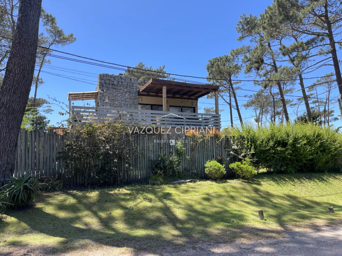 Casa ID.48 - Casa de 3 dormitorios + servicio en Montoya, La Barra