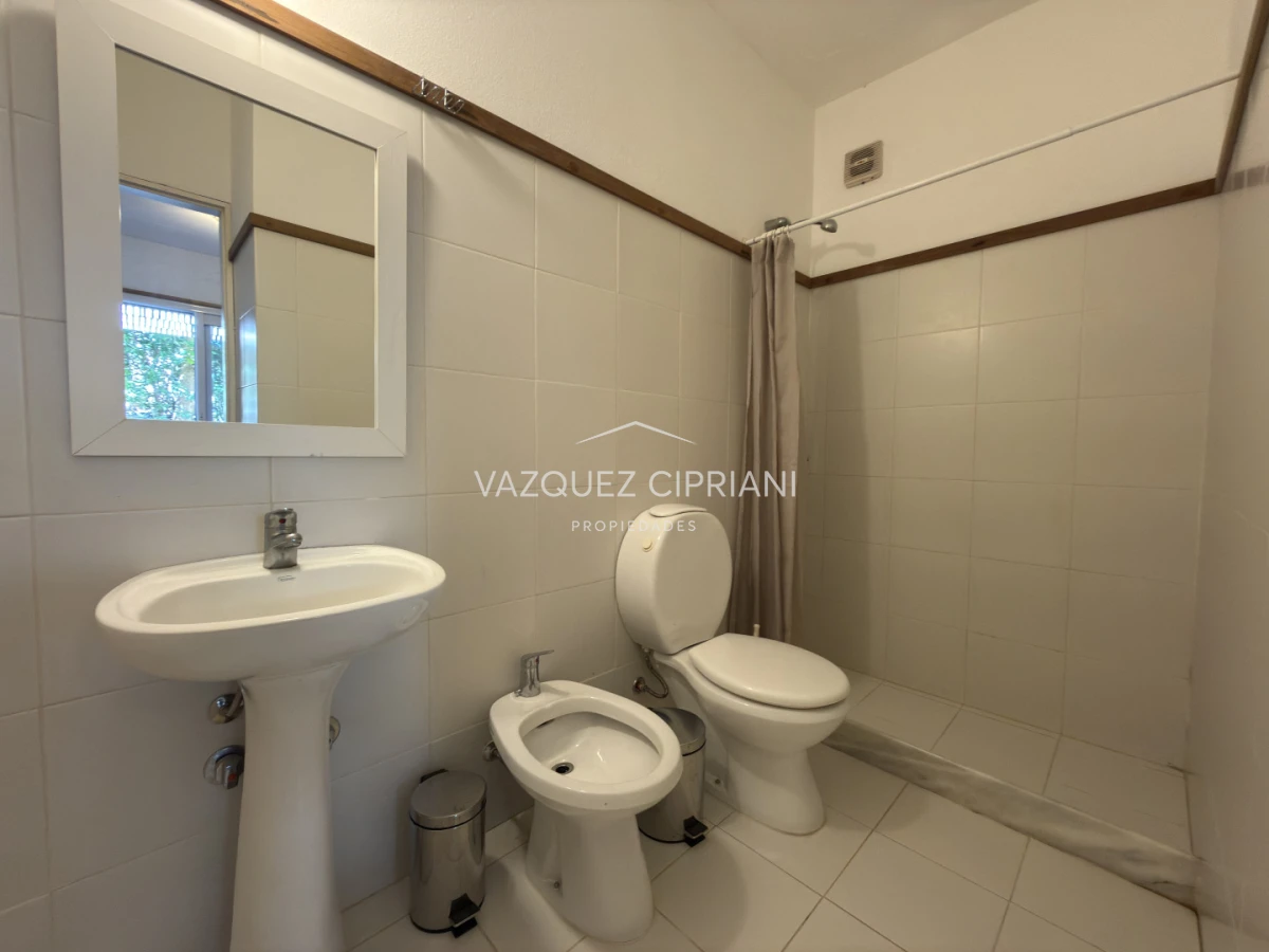 Casa ID.6 - Gran casa en Laguna Blanca de 5 dormitorios + servicio