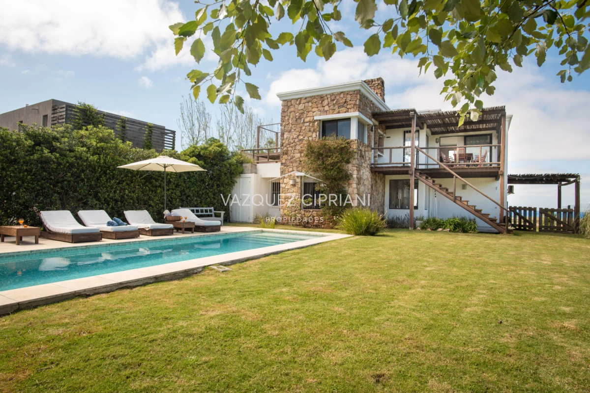 Casa ID.37 - Espectacular casa frente al mar en El Chorro en venta