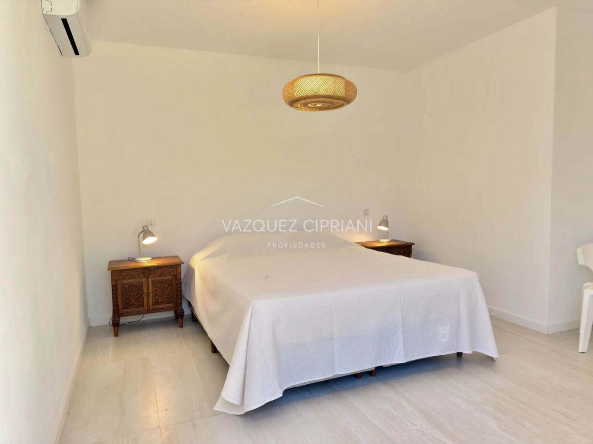 Casa ID.10 - Hermosa Casa de 3 Dormitorios y 2 baños en La Barra 