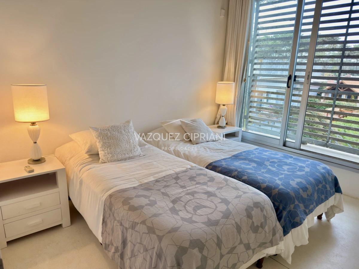 Casa ID.47 - Casa de 5 dormitorios en Montoya La Barra en alquiler de Verano