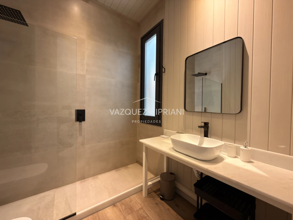 Casa ID.39 - Hermosa casa de 3 dormitorios + servicio en Reserva Montoya en Venta