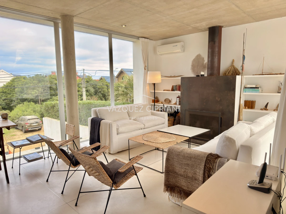 Casa ID.47 - Casa de 5 dormitorios en Montoya La Barra en alquiler de Verano