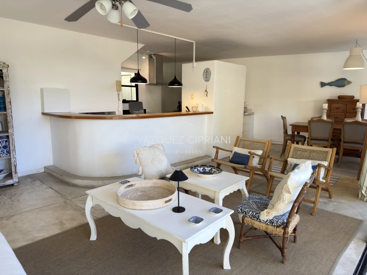 Casa ID.3 - En Venta casa de 4 dormitorios + servicio en Montoya, La Barra