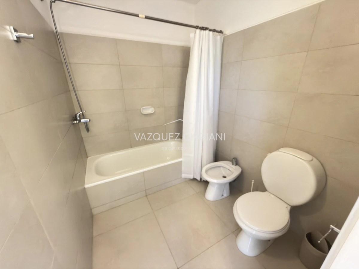Casa ID.6 - Gran casa en Laguna Blanca de 5 dormitorios + servicio