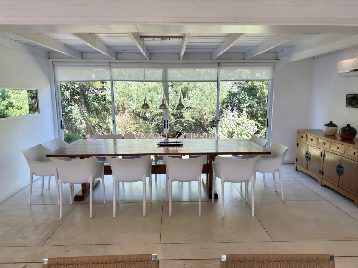 Casa ID.6 - Gran casa en Laguna Blanca de 5 dormitorios + servicio