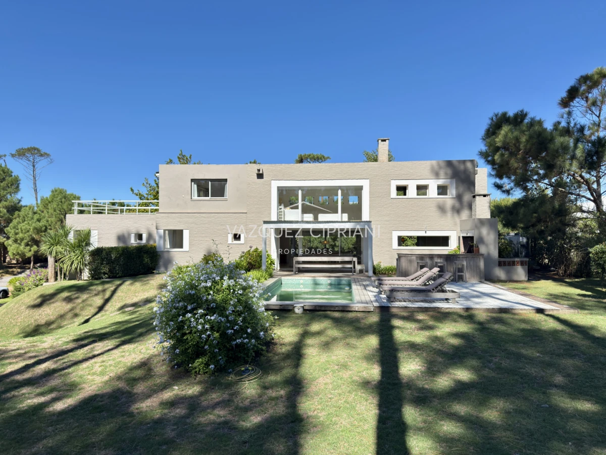 Casa ID.6 - Gran casa en Laguna Blanca de 5 dormitorios + servicio
