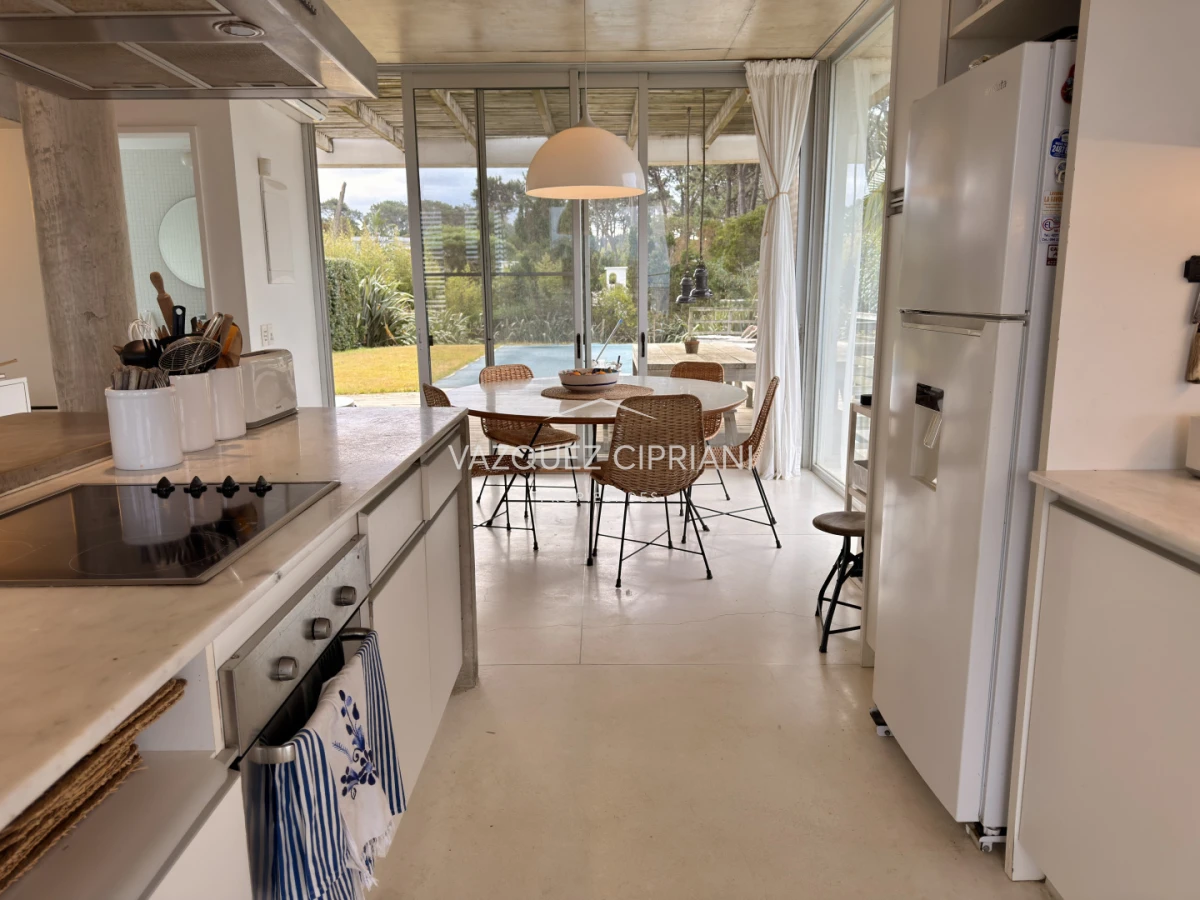 Casa ID.47 - Casa de 5 dormitorios en Montoya La Barra en alquiler de Verano