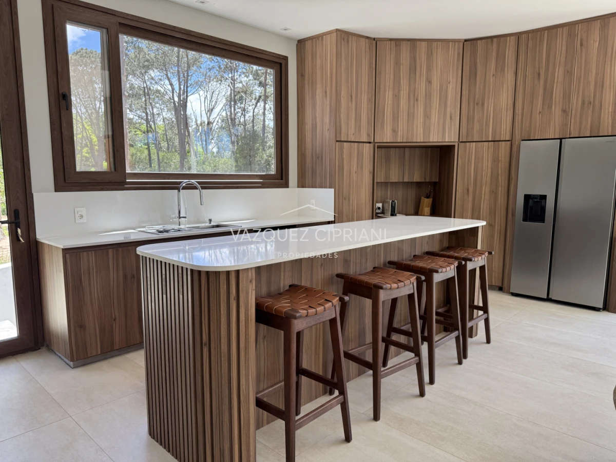 Casa ID.8 - Increíble Casa de 4 Dormitorios en Suite y Servicio En Venta en Barrio Privado Reserva Montoya, La Barra