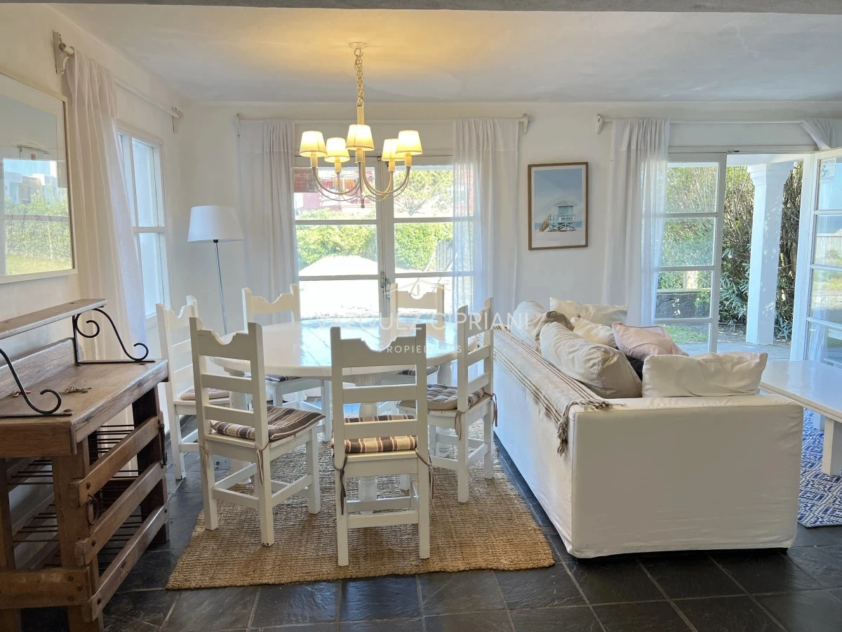 Casa ID.28 - Casa en venta con gran potencial en Montoya, La Barra