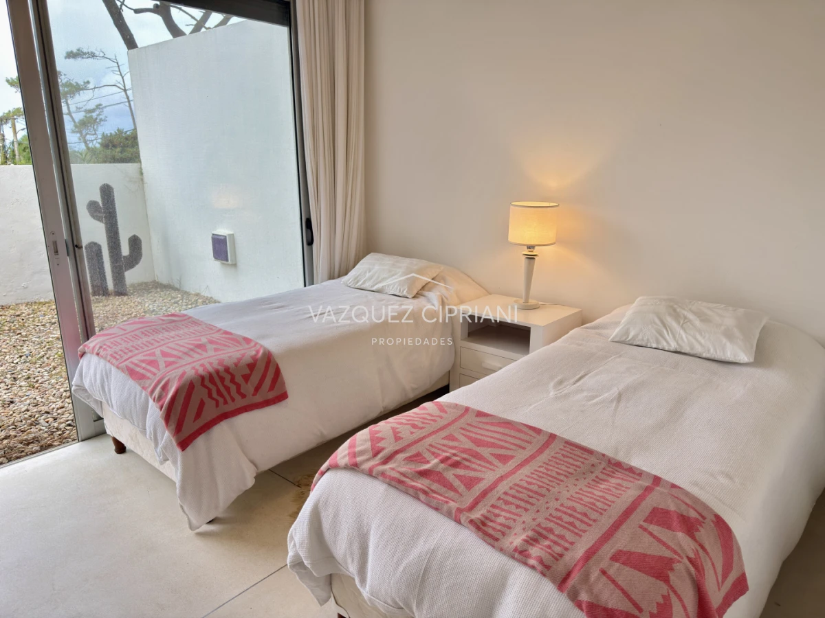 Casa ID.47 - Casa de 5 dormitorios en Montoya La Barra en alquiler de Verano