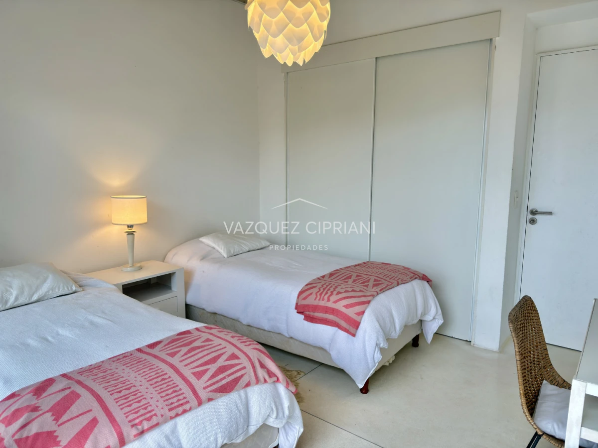 Casa ID.47 - Casa de 5 dormitorios en Montoya La Barra en alquiler de Verano
