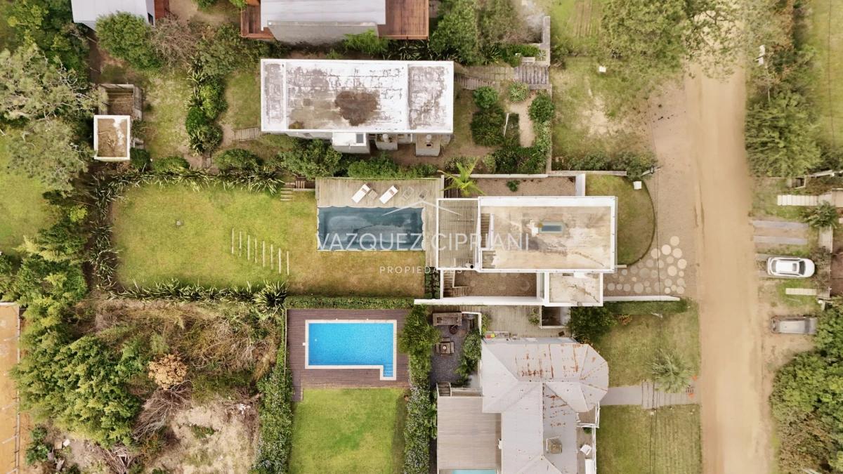Casa ID.47 - Casa de 5 dormitorios en Montoya La Barra en alquiler de Verano
