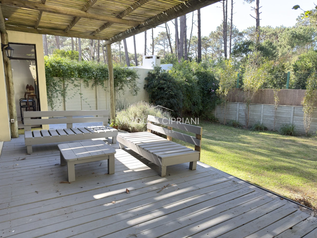 Casa ID.3 - En Venta casa de 4 dormitorios + servicio en Montoya, La Barra