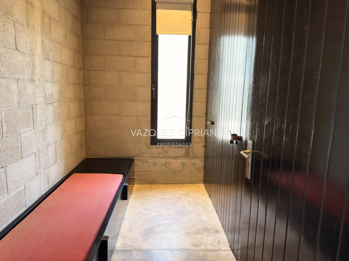 Casa ID.41 - Importante casa en La Barra de ruta al mar 3 suites + servicio en Venta