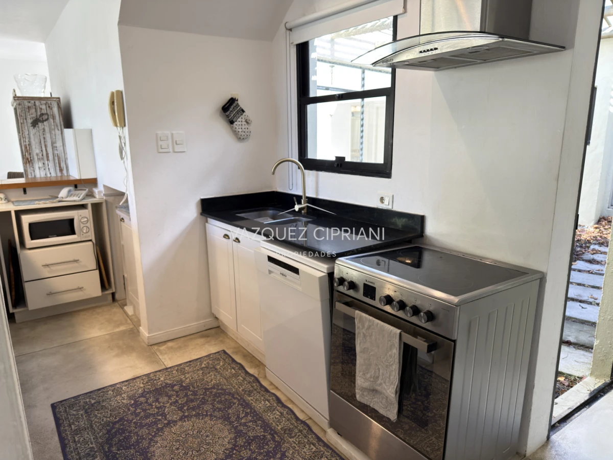 Casa ID.3 - En Venta casa de 4 dormitorios + servicio en Montoya, La Barra