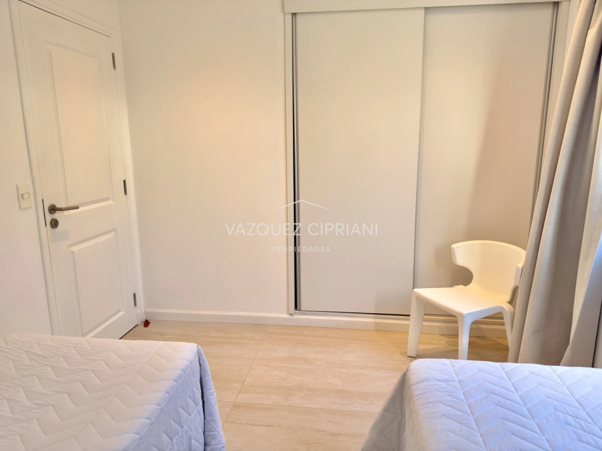 Casa ID.10 - Hermosa Casa de 3 Dormitorios y 2 baños en La Barra 