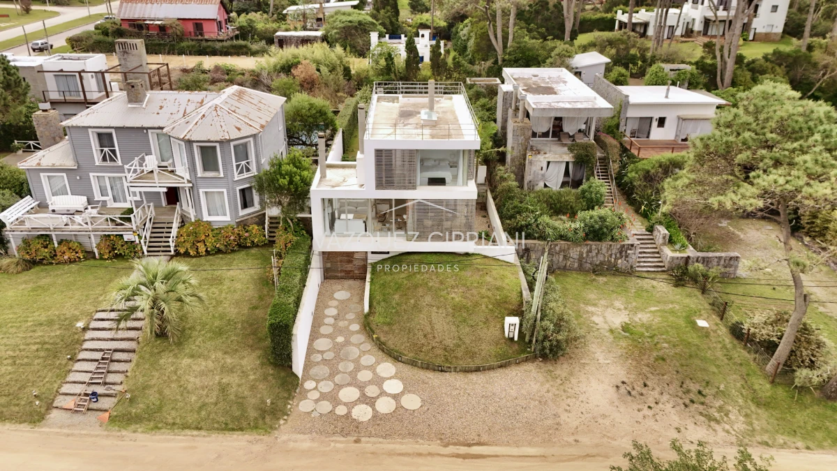 Casa ID.47 - Casa de 5 dormitorios en Montoya La Barra en alquiler de Verano