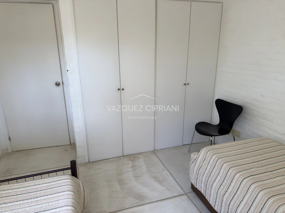 Casa ID.6 - Gran casa en Laguna Blanca de 5 dormitorios + servicio
