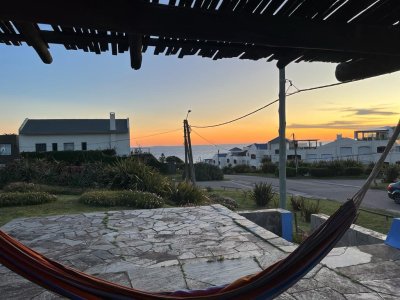 Casa de 3 dormitorios a pasos del mar en Manantiales 