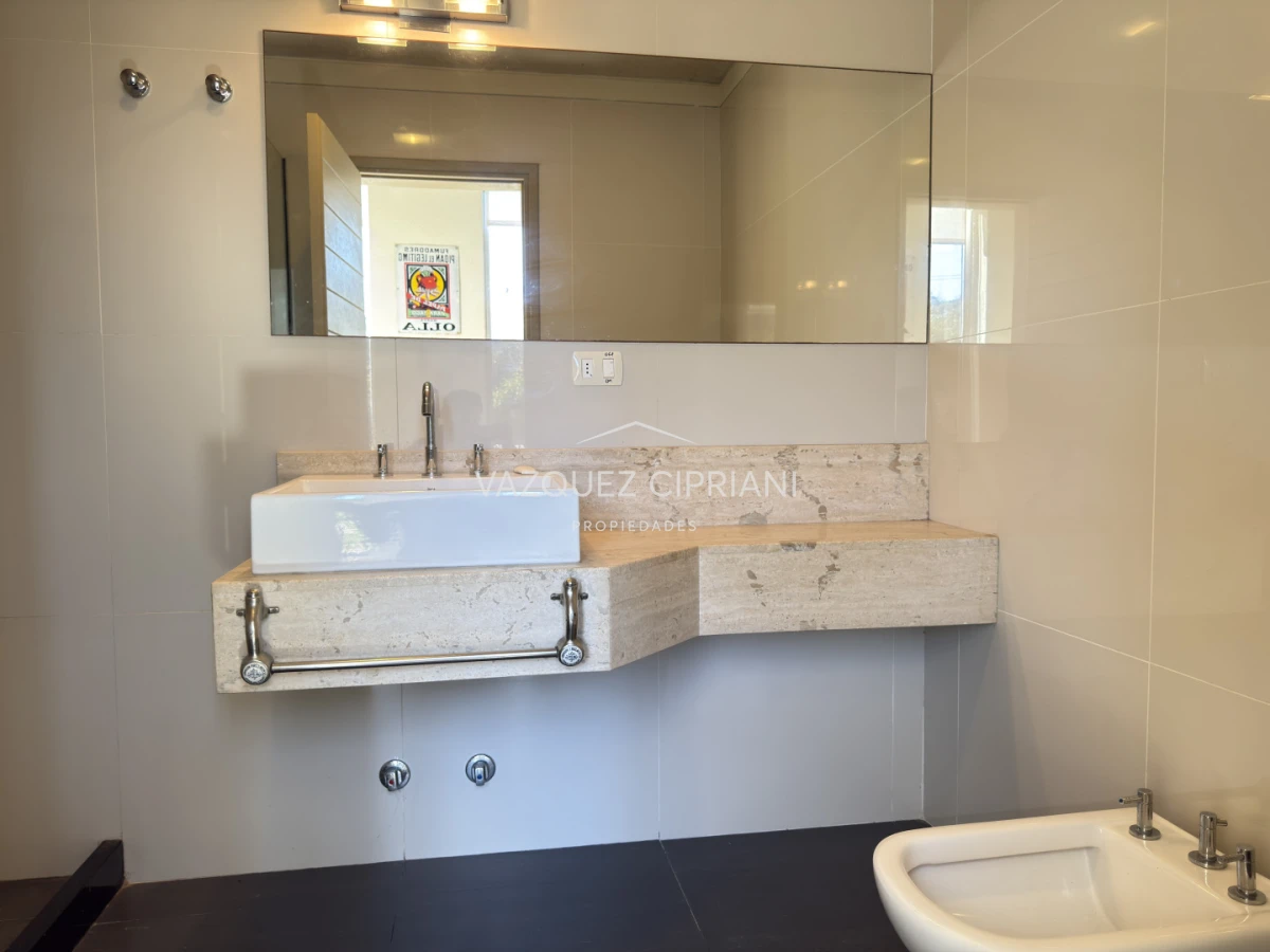Casa ID.79 - Casa de 3 dormitorios y 2 baños con piscina en Alquiler, La Barra