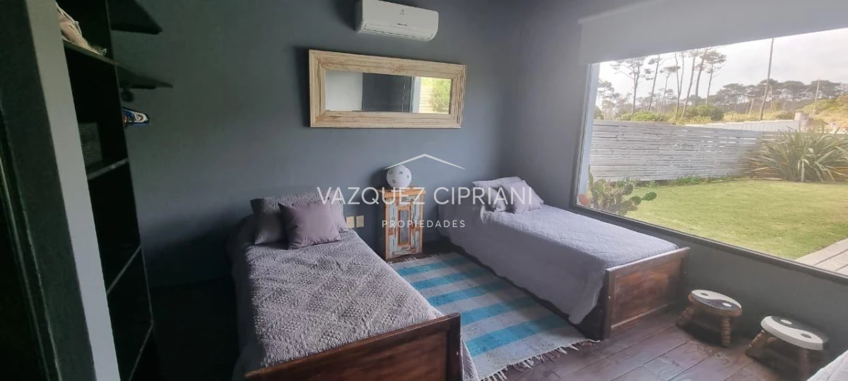 Casa ID.59 - Casa de 3 dormitorios y servicio muy bien ubicada en Manantiales en alquiler de verano