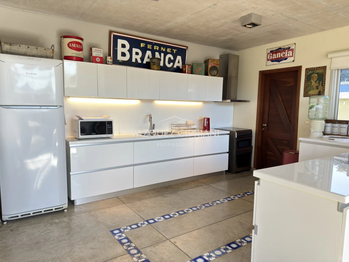 Casa ID.79 - Casa de 3 dormitorios y 2 baños con piscina en Alquiler, La Barra