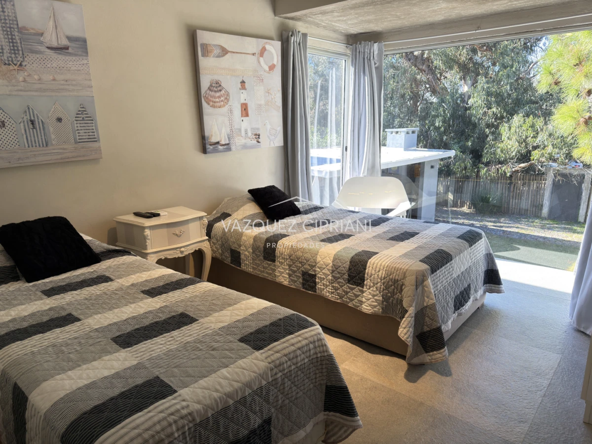 Casa ID.80 - Casa de 3 dormitorios y 2 baños en Alquiler en La Barra