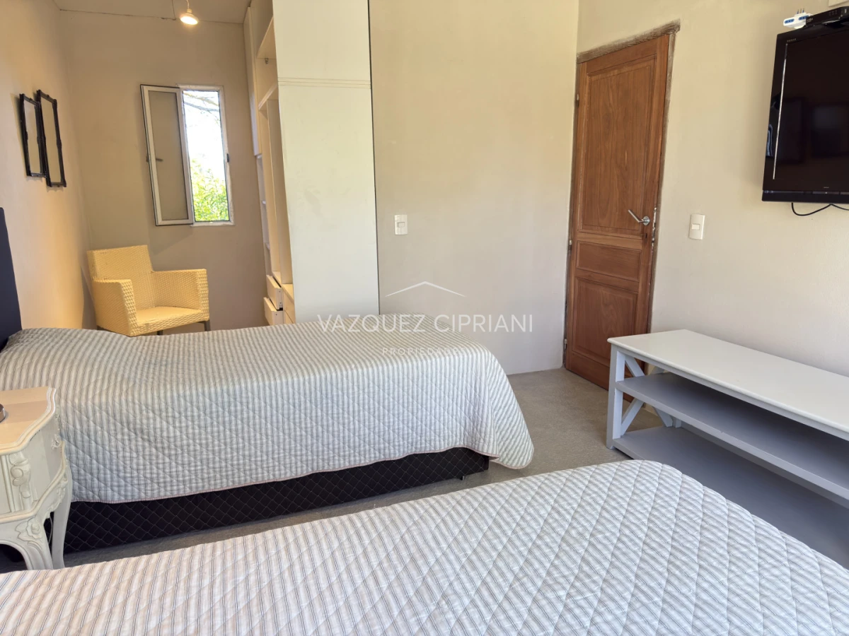 Casa ID.80 - Casa de 3 dormitorios y 2 baños en Alquiler en La Barra